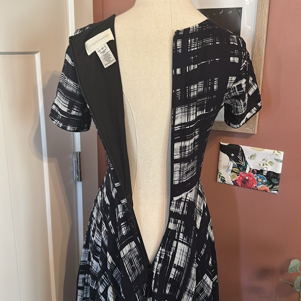 Anthropologie Corey Lynn Calter paint strokes pattern 2 black white lined dress - Picture 12 of 15